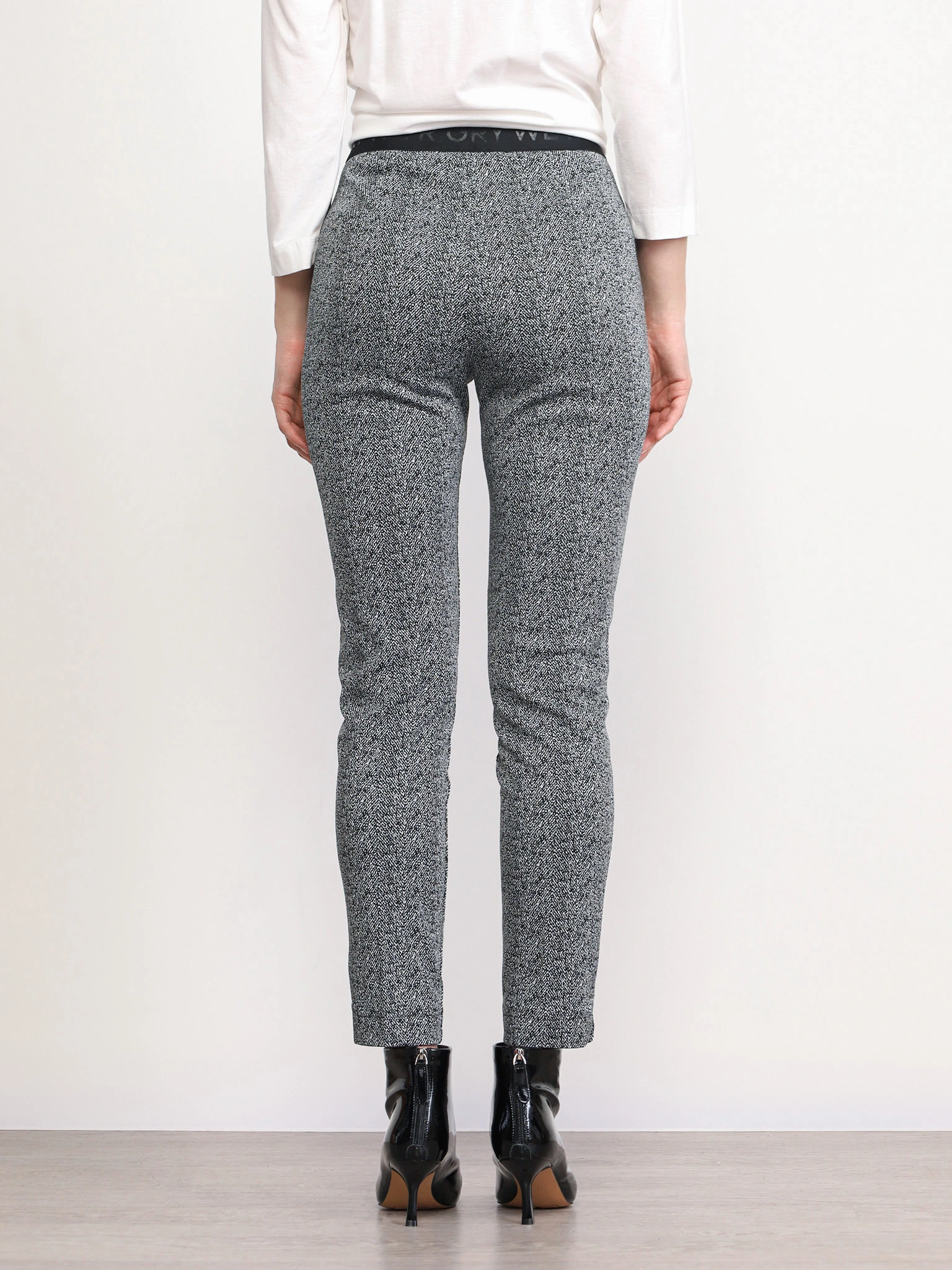 Брюки трикотажные зауженные 